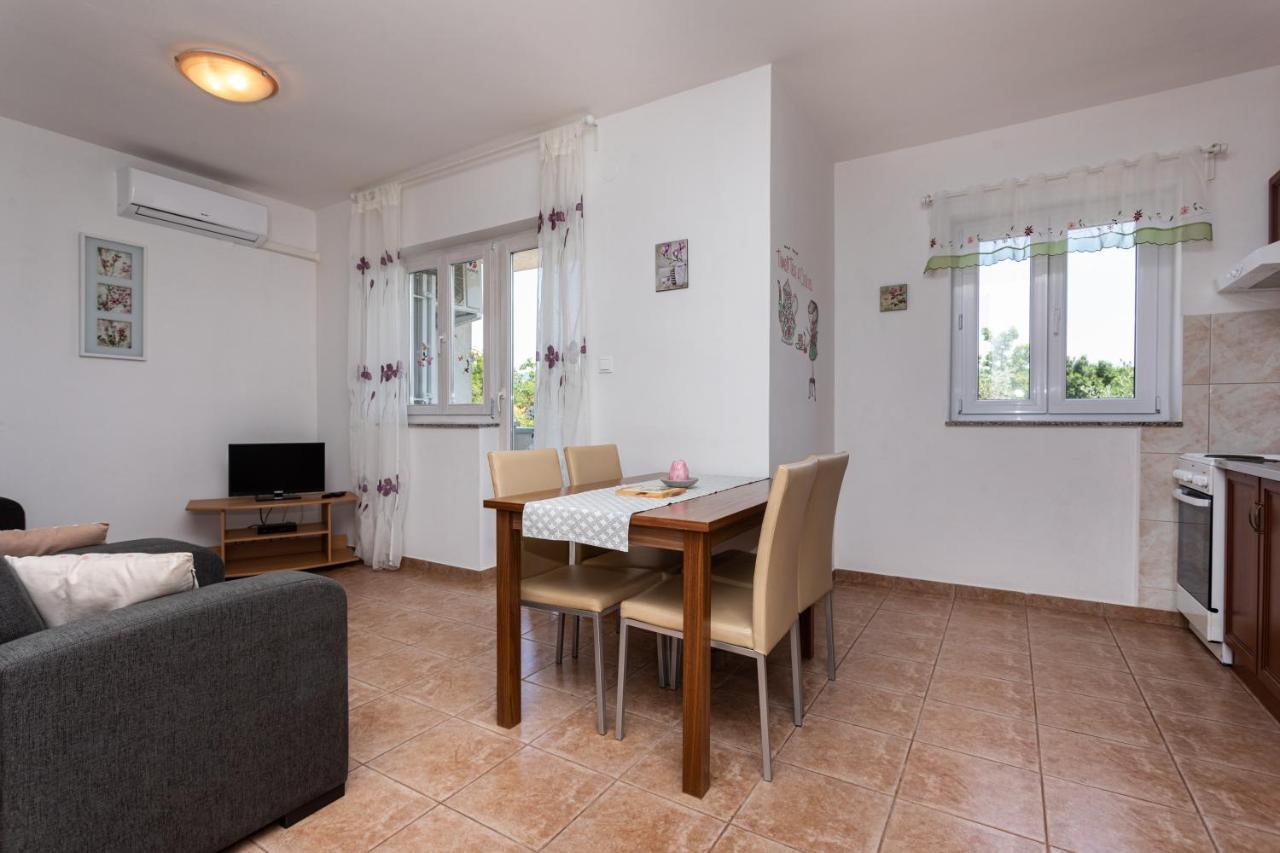 Apartments Katarina Сило Экстерьер фото
